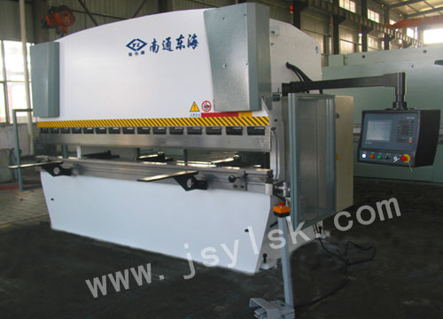 WE67Y-100/3200液(ye)壓折彎(wān)機