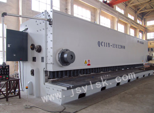 QC11Y-13*12000大型剪闆機
