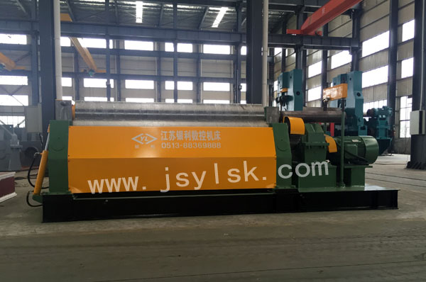 機械(xiè)三輥對(dui)稱卷闆(pan)機