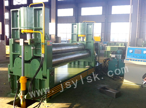 液壓三輥(gun)對稱式卷闆(pǎn)機