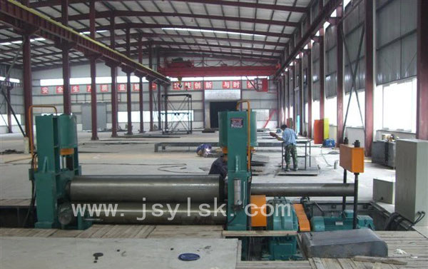 液壓三(sān)輥對稱式卷闆機(ji)