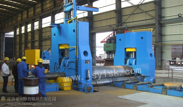 大型上輥(gǔn)萬能式卷闆機