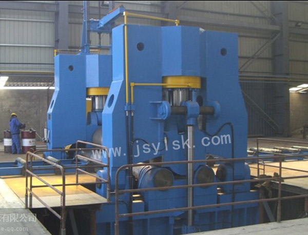 大型上(shang)輥萬能(néng)式卷闆(pǎn)機