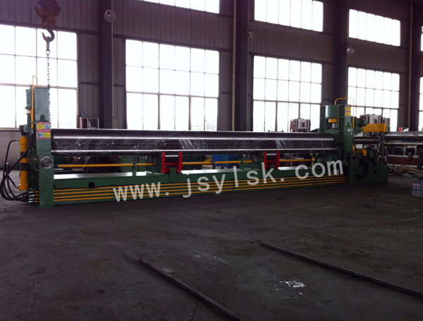 挂車式(shì)卷闆機