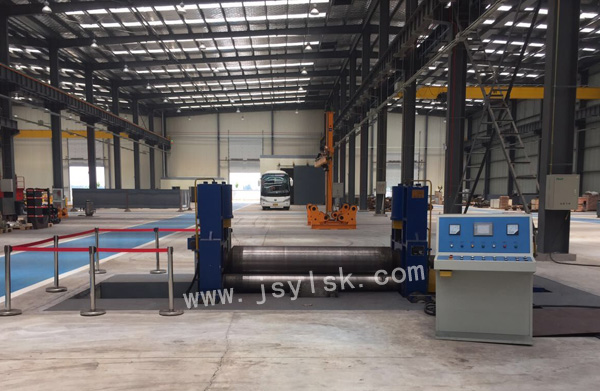 中小型(xíng)上輥萬能式卷闆(pǎn)機