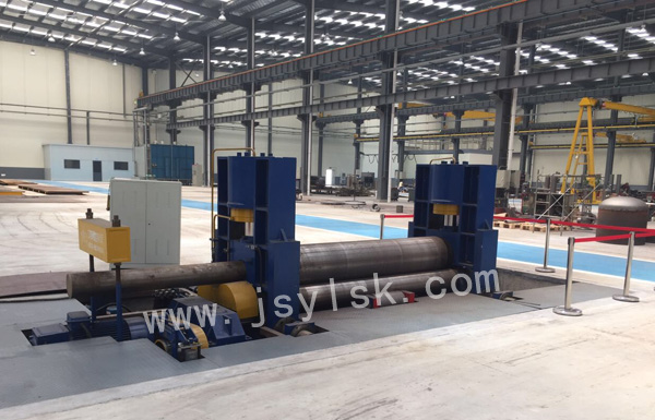 中小型(xing)上輥萬能(neng)式卷闆機(ji)