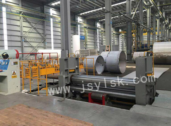 中小型(xing)上輥萬能式卷(juan)闆機