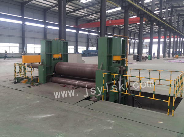 中小型(xing)上輥萬能(neng)式卷闆機(ji)