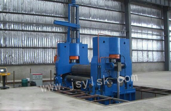 大型上輥萬能(neng)式卷闆機