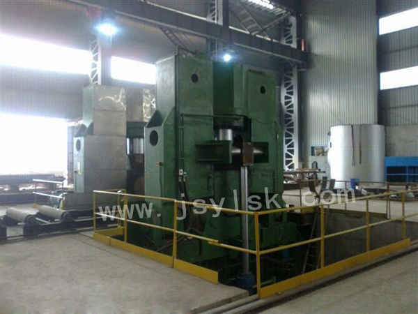 大型上(shang)輥萬能(neng)式卷闆(pǎn)機