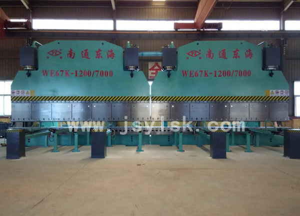 WC67Y/E系列雙機聯動(dong)折彎機