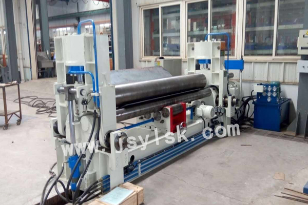 中小型(xing)上輥萬能式(shi)卷闆機