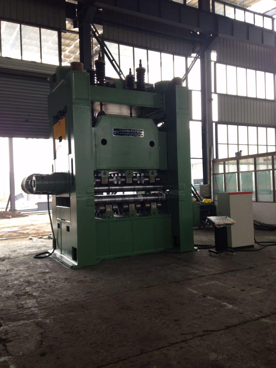 四重(zhong)式中厚闆(pǎn)校平機