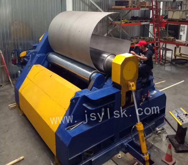 四輥卷(juan)闆機