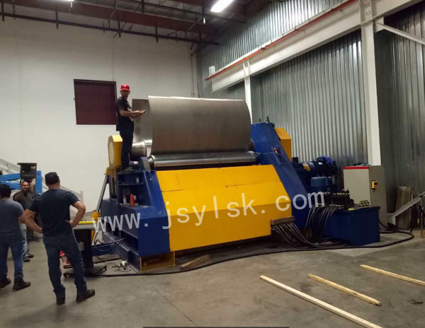 四(si)輥卷闆機(jī)