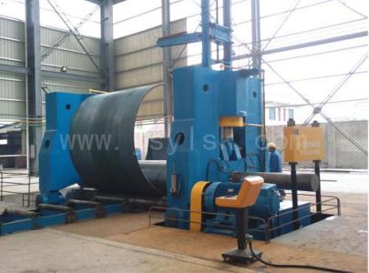 大型卷(juan)闆機