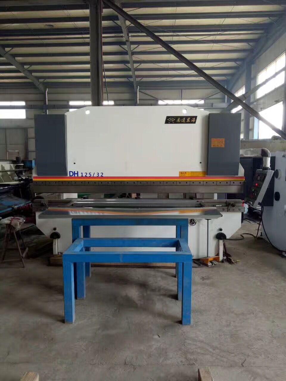 南通東海機(ji)床制造集團剪(jian)闆機折彎機客(kè)戶使用案例