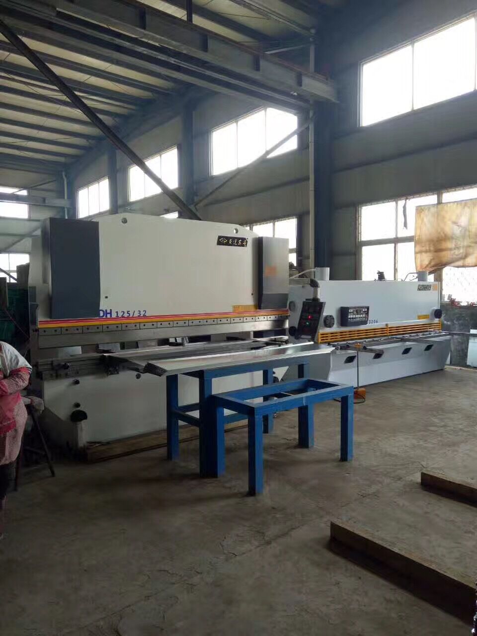 南(nán)通東海機床制(zhi)造集團剪闆機(ji)折彎機客戶使(shi)用案例