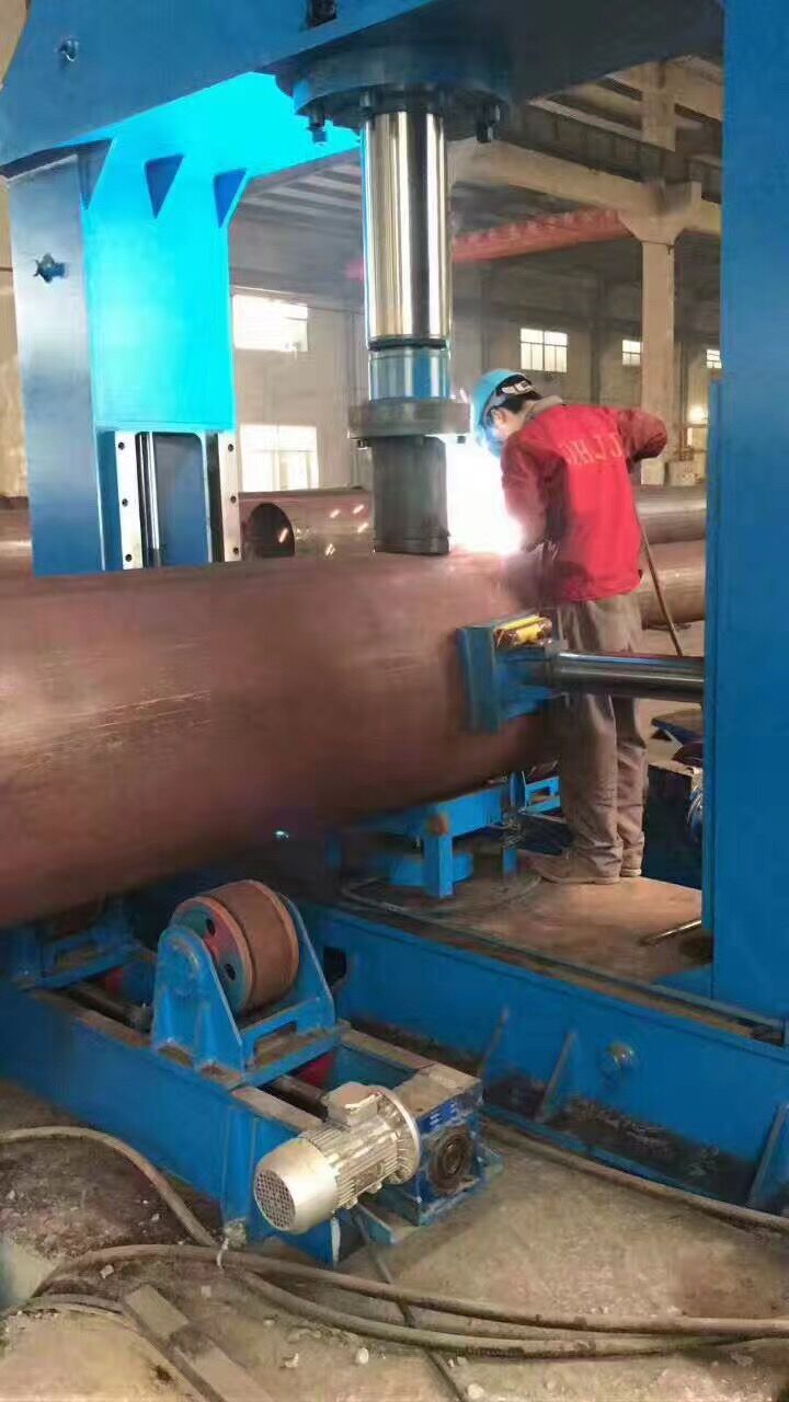 南(nan)通東海(hai)機床集(jí)團制管(guǎn)/鐵塔專(zhuan)用設備(bei)