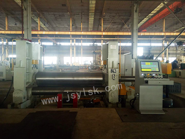 中(zhong)小型上輥(gǔn)萬能式卷(juàn)闆機