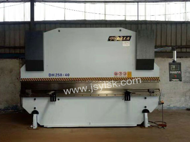 WC67Y-40/2000液(yè)壓折彎機(ji)