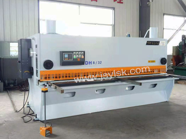 QC11Y-8*3200液壓剪闆機