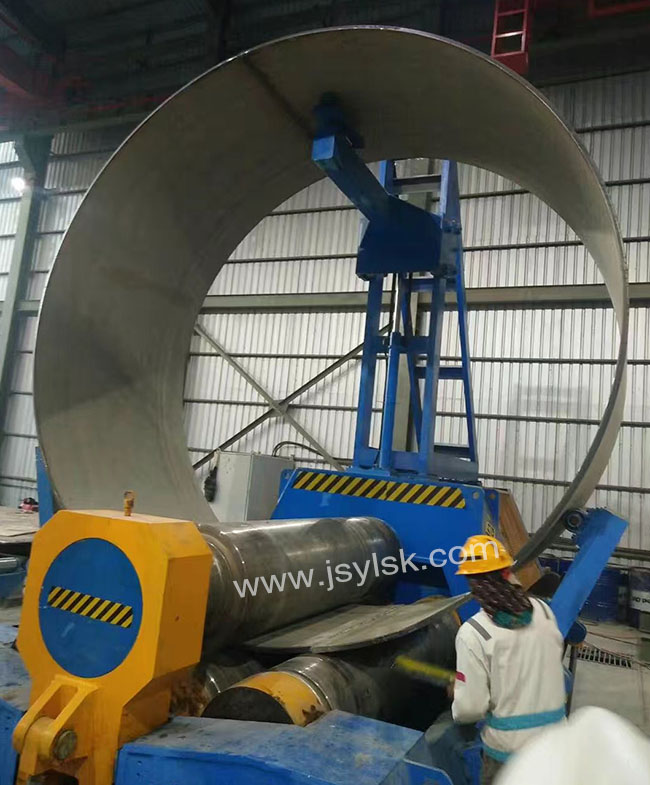 四(si)輥卷闆機(jī)