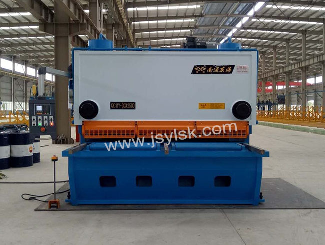 QC11Y-30*2500剪闆機