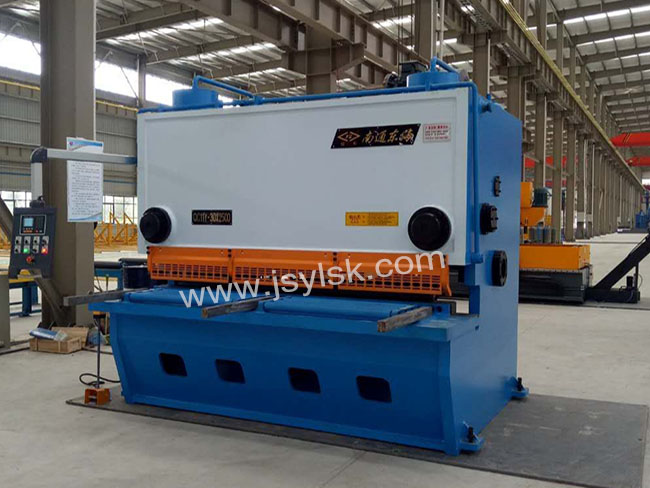QC11Y-30*2500剪闆機