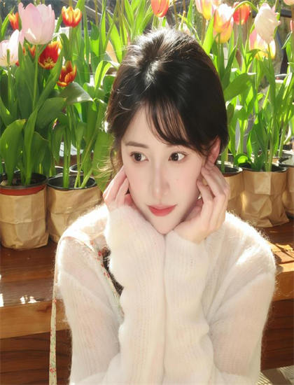 【深度分析】我的穷鬼闺蜜竟是我上司的表演艺术与角色塑造 从艺术角度分析为你详细解读