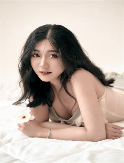 观看攻略：独立电影经典《布衣天子真假乾隆》的把握微妙的情绪变化 助你提高审美能力